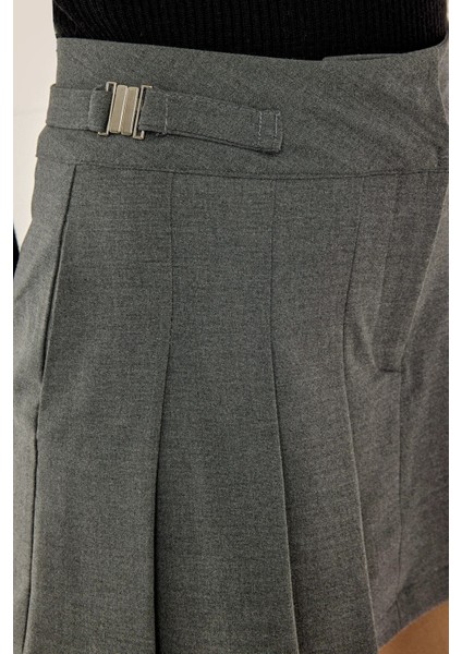 Kadın Toka Detaylı Pileli Mini Etek Grey