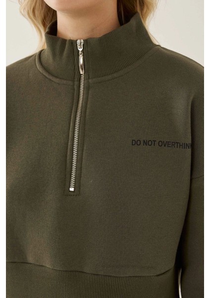 Kadın Fermuar Yakalı Kısa Slogan Sweatshirt Green