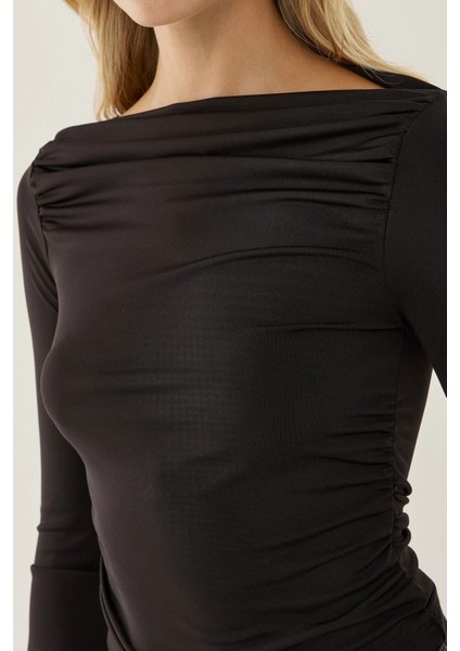 Kadın Drape Detaylı Top Siyah