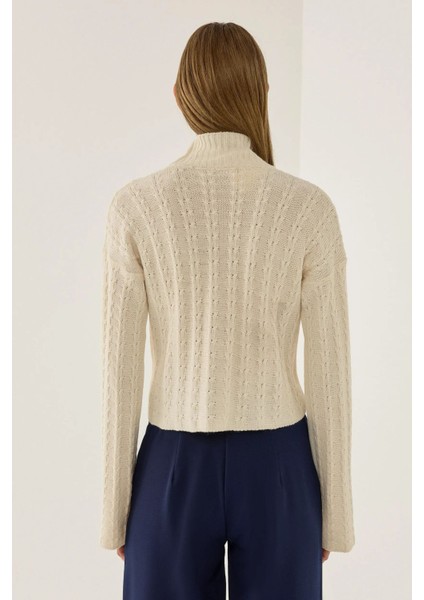 Kadın Jakarlı Örme Yarım Balıkçı Yaka Kazak Natural