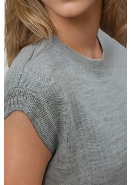 Kadın Bisiklet Yaka Triko Süveter Gri
