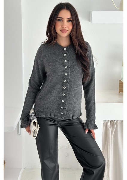 Kadın Kalın Tiftik Hırka – Fırfır Kollu & Yumuşak Dokulu