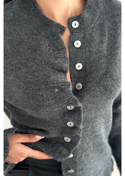 Kadın Kalın Tiftik Hırka – Fırfır Kollu & Yumuşak Dokulu indirimleri