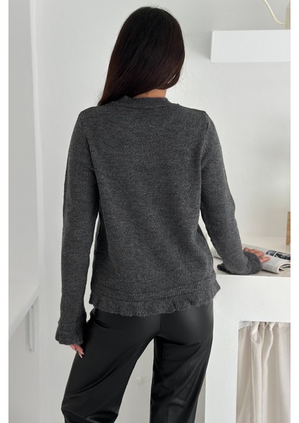 Kadın Kalın Tiftik Hırka – Fırfır Kollu & Yumuşak Dokulu