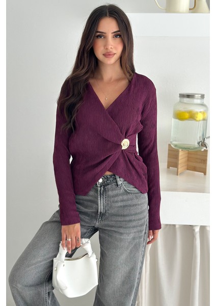 Kadın Kraveze Tokalı Bluz – Vücuda Oturan & Altın Detaylı