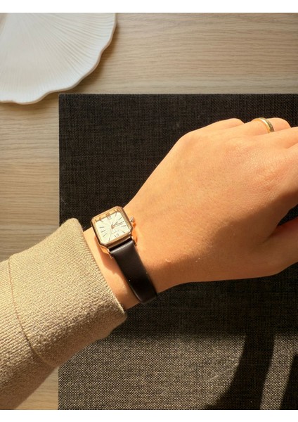 Retro Minimal Deri Kordon Vintage Kadın Kol Saati modelleri
