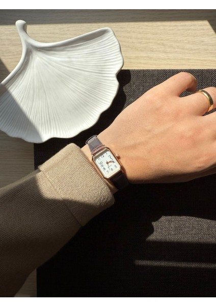 Retro Minimal Deri Kordon Vintage Kadın Kol Saati modelleri