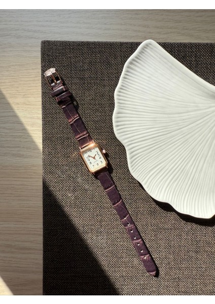 Retro Minimal Deri Kordon Vintage Kadın Kol Saati