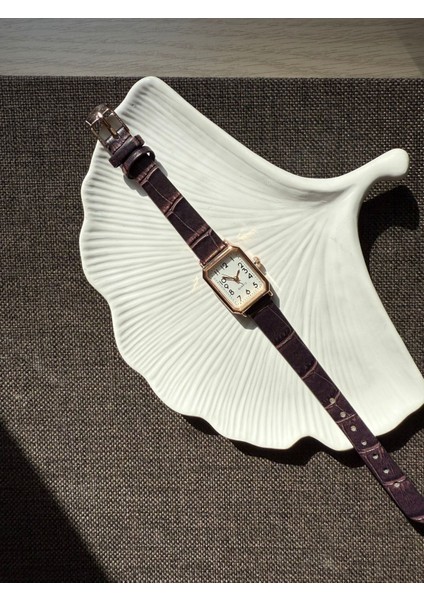 Retro Minimal Deri Kordon Vintage Kadın Kol Saati