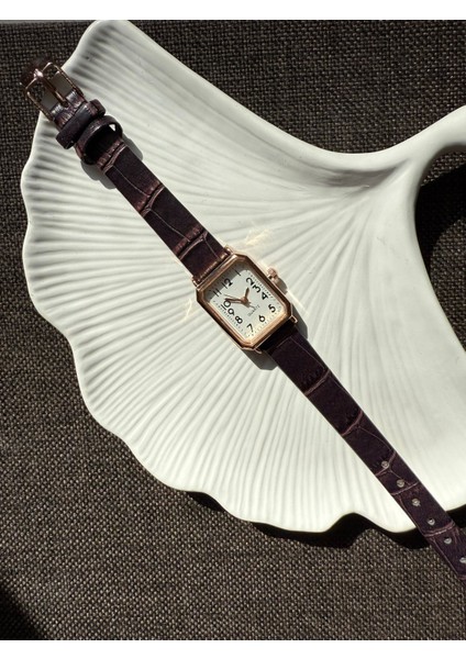 Retro Minimal Deri Kordon Vintage Kadın Kol Saati