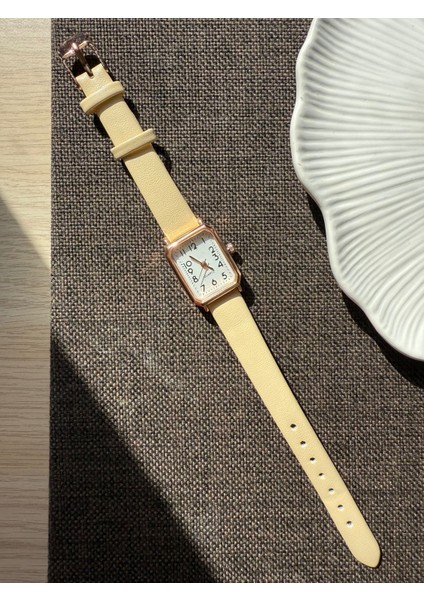 Retro Minimal Deri Kordon Vintage Kadın Kol Saati