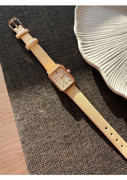 Retro Minimal Deri Kordon Vintage Kadın Kol Saati