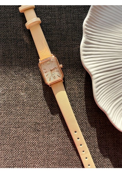 Retro Minimal Deri Kordon Vintage Kadın Kol Saati