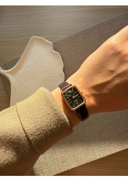 Retro Minimal Deri Kordon Vintage Kadın Kol Saati