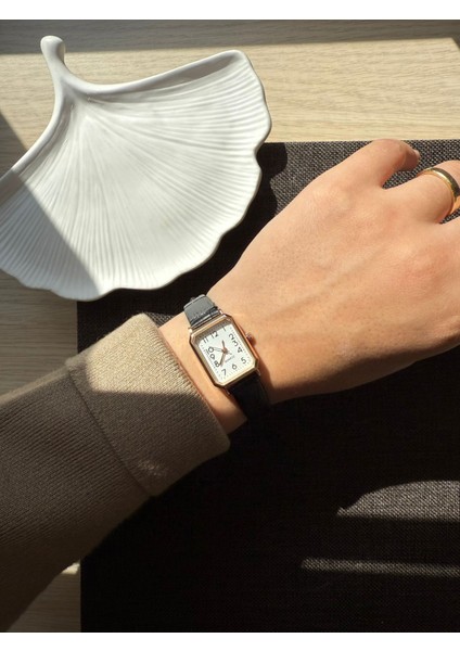 Retro Minimal Deri Kordon Vintage Kadın Kol Saati modelleri