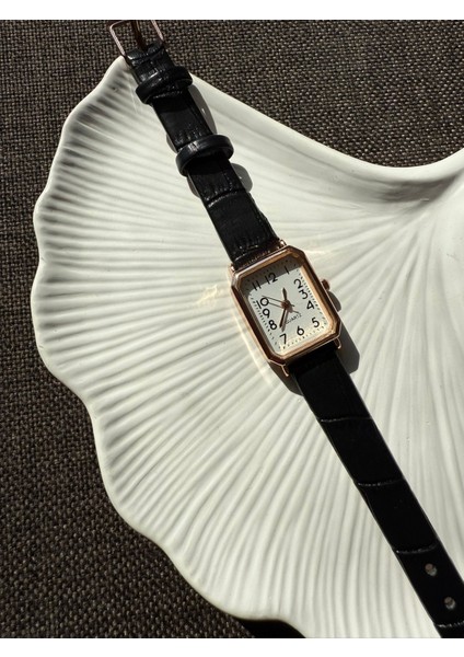 Retro Minimal Deri Kordon Vintage Kadın Kol Saati