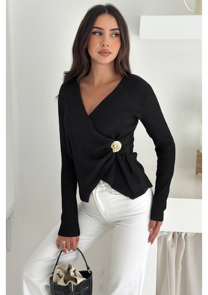 Kadın Kraveze Tokalı Bluz – Vücuda Oturan & Altın Detaylı modelleri