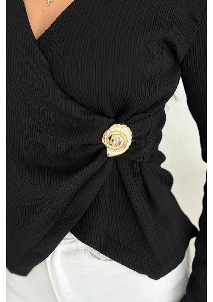 Kadın Kraveze Tokalı Bluz – Vücuda Oturan & Altın Detaylı fırsatları