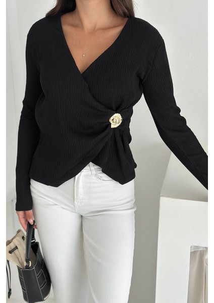 Kadın Kraveze Tokalı Bluz – Vücuda Oturan & Altın Detaylı indirimleri