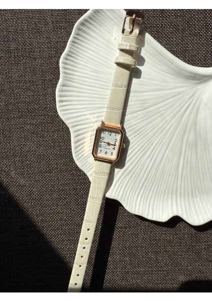 Retro Minimal Deri Kordon Vintage Kadın Kol Saati modelleri