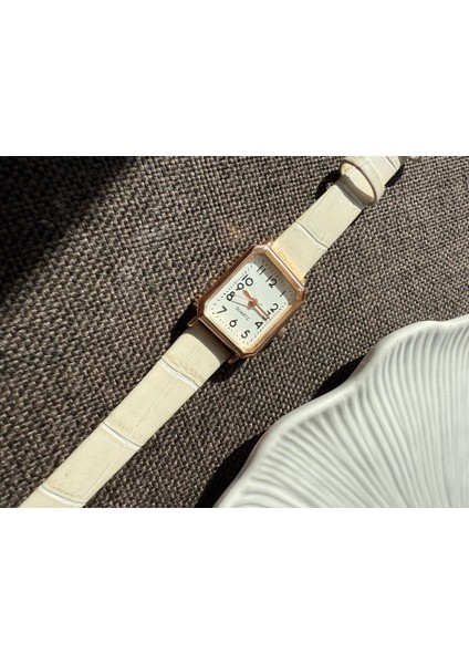 Retro Minimal Deri Kordon Vintage Kadın Kol Saati