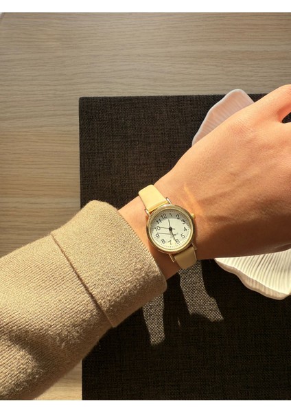 Retro Minimal Deri Kordon Vintage Kadın Kol Saati Yuvarlak Kasa