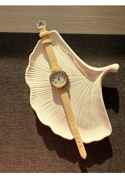 Retro Minimal Deri Kordon Vintage Kadın Kol Saati Yuvarlak Kasa