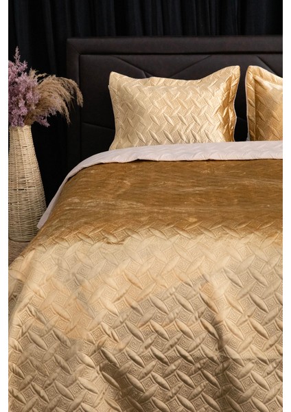 Queen Kadife Çift Kişilik Yatak Örtüsü - Gold