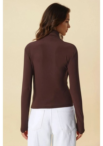 Kadın Dik Yaka Büzgü Detaylı Sandy Bluz Brown