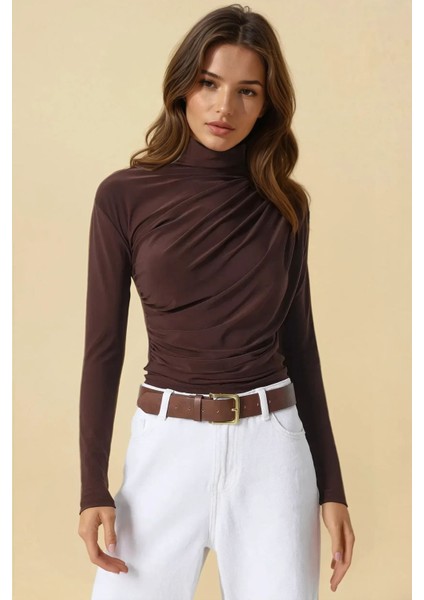 Kadın Dik Yaka Büzgü Detaylı Sandy Bluz Brown