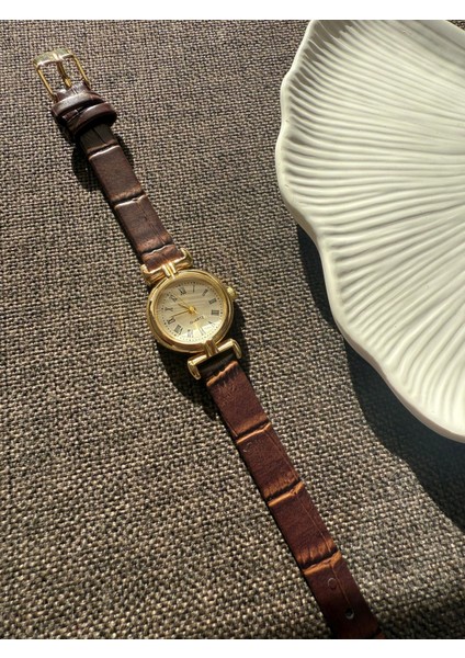 Retro Minimal Deri Kordon Vintage Kadın Kol Saati indirimleri