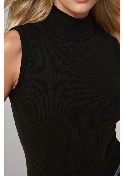 Kadın Slim Fit Dik Yaka Üst Black