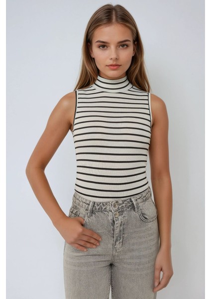 Kadın Slim Fit Dik Yaka Üst White