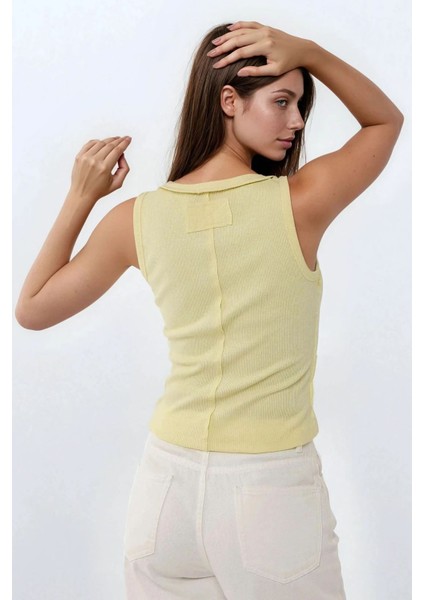 Kadın V Yaka Ters Dikiş Detaylı Kolsuz Slim Fit Örme Üst Yellow