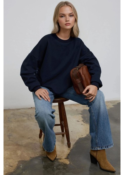 Kadın Oversize Bisiklet Yaka Basic Sweatshirt Lacivert