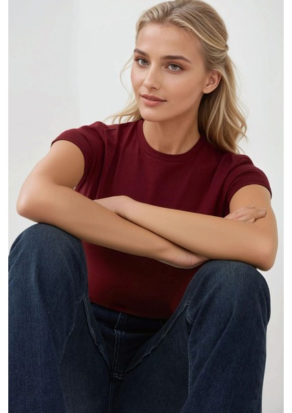 Kadın Slim Fit Pamuklu Kısa Kol Basic Tişört Red
