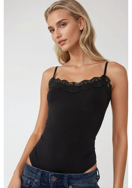 Kadın Dantel Detaylı V Yaka Dar Kesim Bodysuit Black