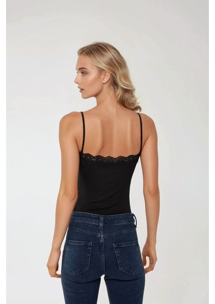 Kadın Dantel Detaylı V Yaka Dar Kesim Bodysuit Black