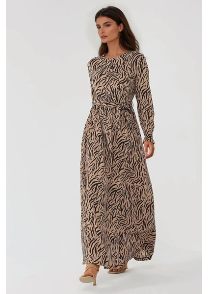 Kadın Baskılı Bisiklet Yaka Dokulu ve Kuşaklı Modest Elbise Brown