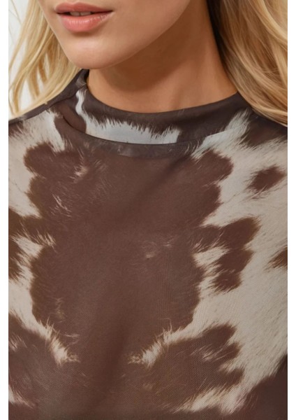 Kadın Baskılı Slim Fit Bisiklet Yaka Crop Top Çok Renkli