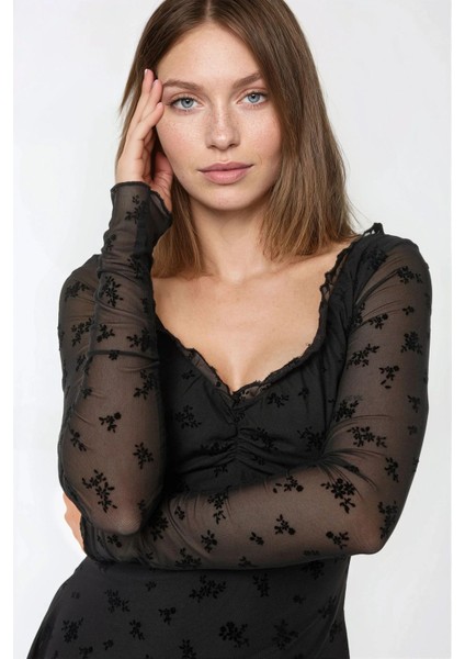 Kadın Çiçek Desenli Tül V Yaka Mini Elbise Black