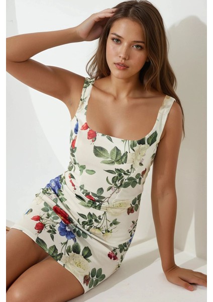 Kadın Kare Yaka ve Çiçekli Desenli Bodycon Mini Elbise Çok Renkli