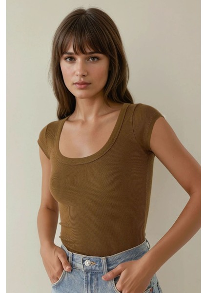 Kadın Slim Fit Bisiklet Yaka Kısa Tişört Kahve Kahvesi