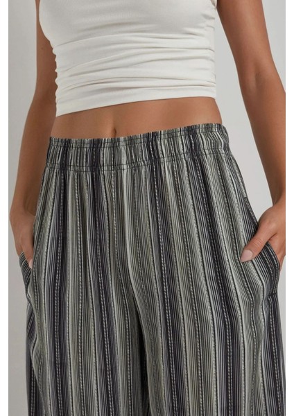 Kadın Wide Leg Çizgi Desenli Rahat Kesim Pantolon Black