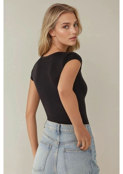 Kadın Slim Fit Bisiklet Yaka Kısa Tişört Black