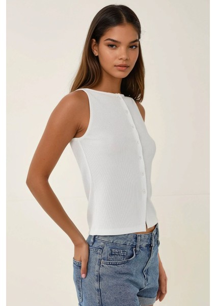 Kadın Düğmeli Fitted Bisiklet Yaka Örme Üst Beyaz