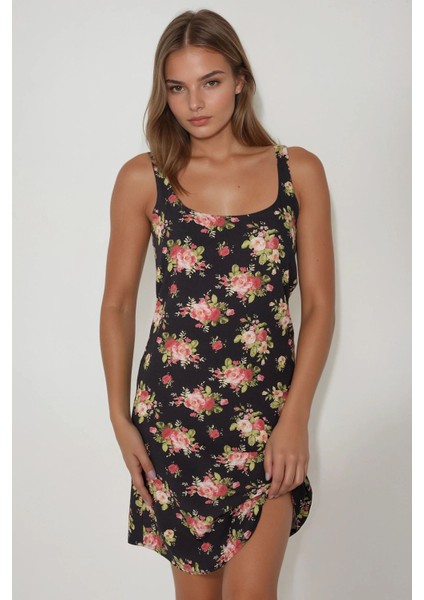 Kadın U Yaka Çiçek Desenli Mini Elbise Siyah