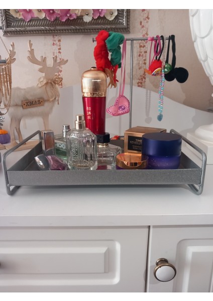 Gümüş ve Gri Masa Üstü ve Banyo Düzenleyici Organizer, Şık ve Kullanışlı Ürün