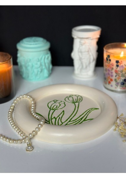 Yeşil Efina Çiçek Kabartmalı Anahtarlık ve Takılık, Şık ve Renkli Tasarım