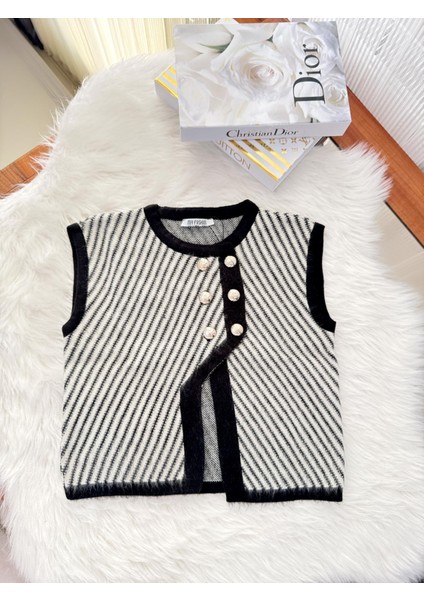 Düğmeli Triko Çapraz Yelek indirimleri